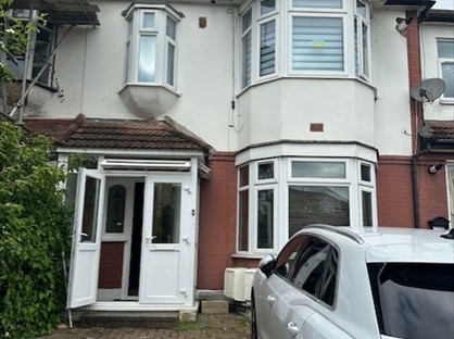 2 Bed Flat, St Barnabas Road, IG8