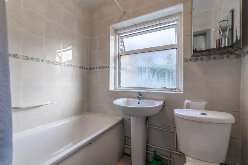 Additional image 2 of Room in a Shared House, Studley Rd, SW4, N1 7GU