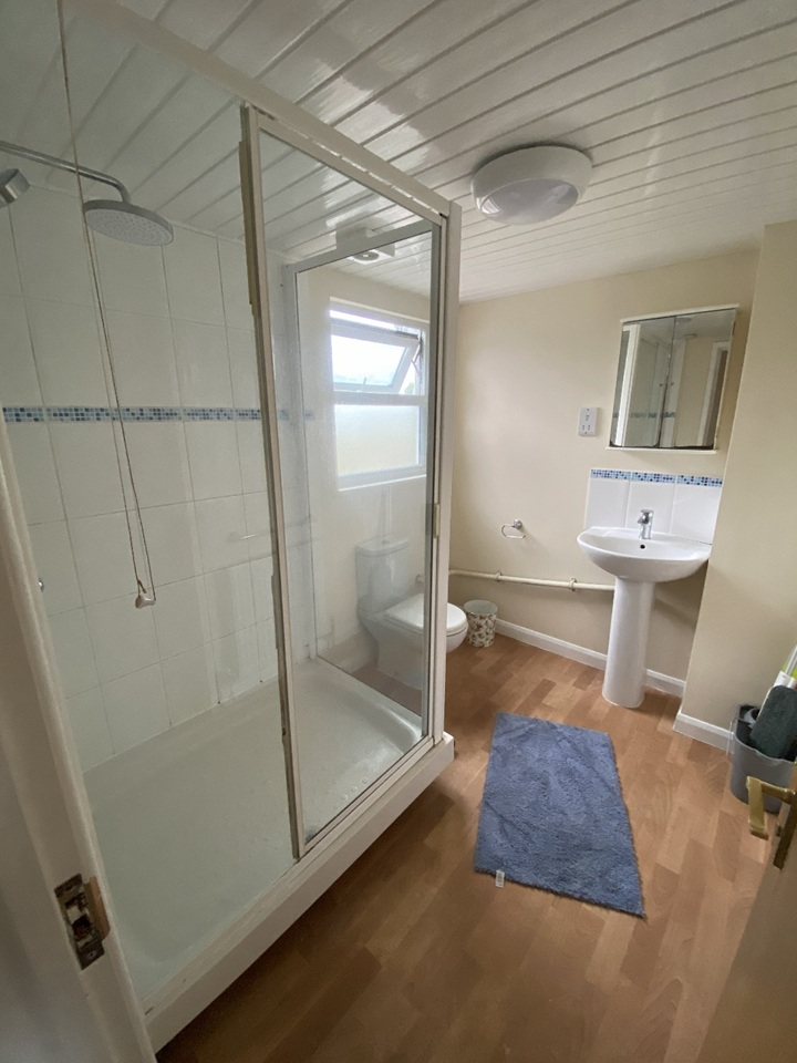 Additional image 7 of 6 Bed Semi-Detached House, Bishops Road, RG6, N1 7GU