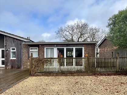1 Bed Bungalow, Youngwoods Copse, PO36