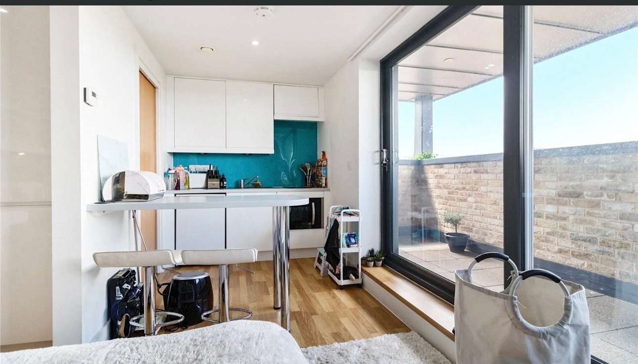 Studio Flat, Mallory House, CB1 photo 3