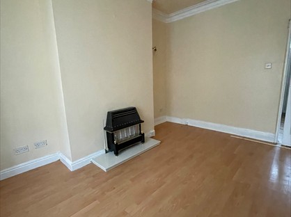 3 Bed Terraced House, Harlow Road, BD7