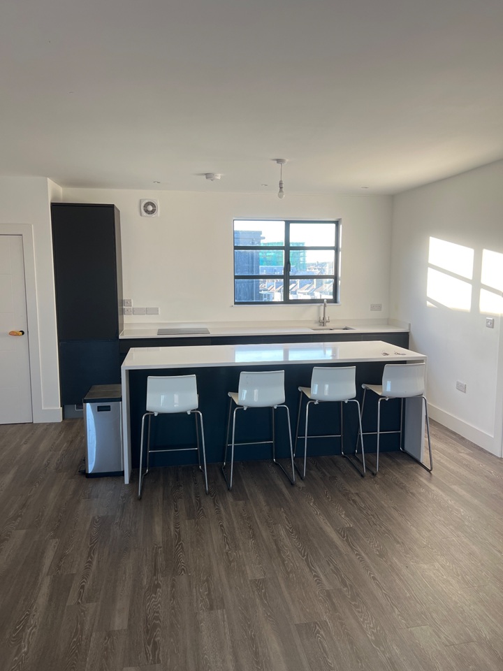 2 Bed Penthouse, Dubarry House, BN3, N1 7GU