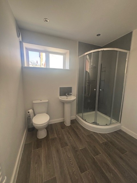 Halesowen - 1 Bed Flat, Great Cornbow, B63 - To Rent Now for £850.00 p/m