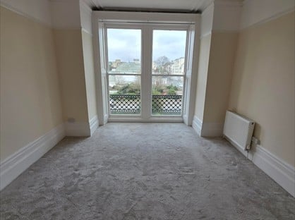 2 Bed Flat, Churchill Court, BN21