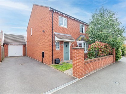 3 Bed Semi-Detached House, Ivy Crescent, WR3