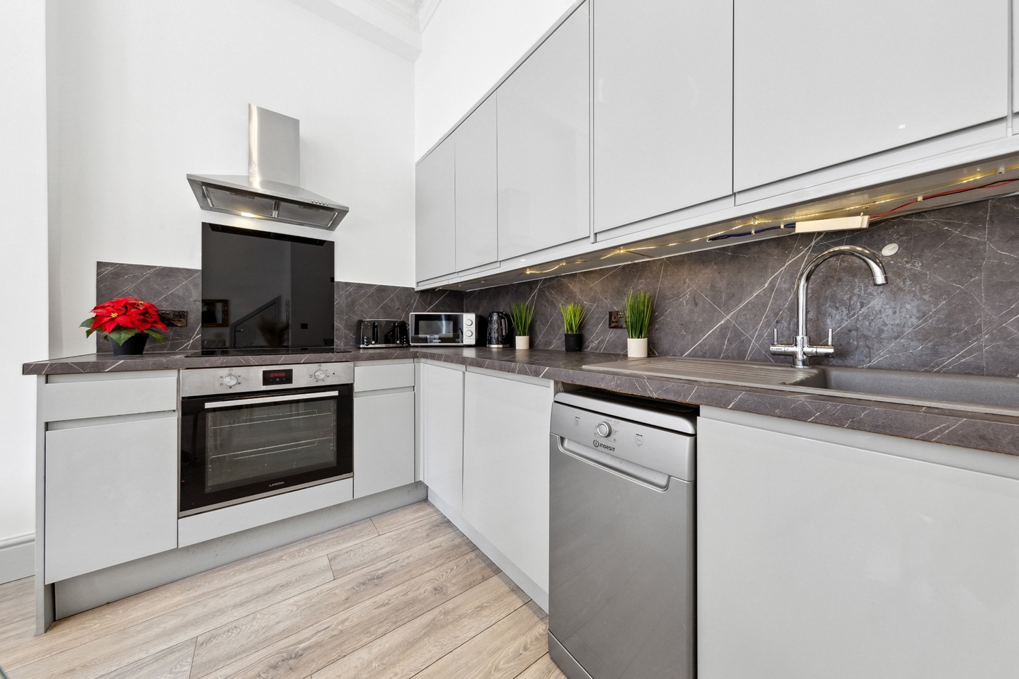 Additional image 5 of 2 Bed Flat, Elsham Road, W14, N1 7GU