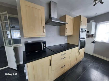 3 Bed Terraced House, Elms Farm Road, RM12