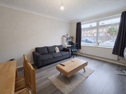 2 Bed Flat, Briar Lodge, E18