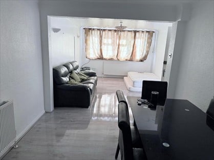 Room in a Shared House, Clare Avenue, SS11