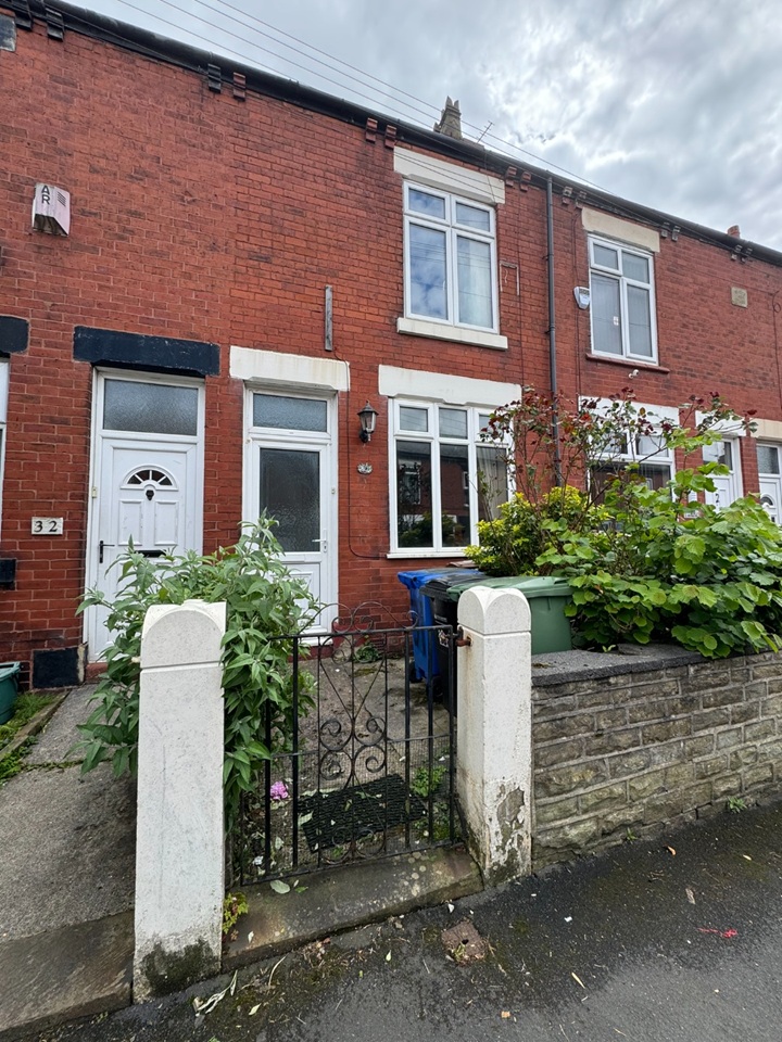 2 Bed Terraced House, Great Moor St, SK2