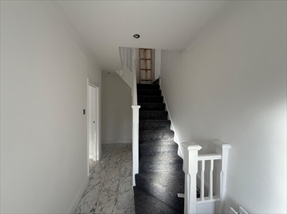 5 Bed Semi-Detached House, Fordbridge Road, TW15