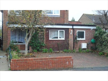 1 Bed Flat, Greenwood Drive, RH1