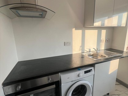 Room in a Shared House, Bath Road, SL1