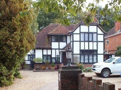 6 bed room for rent in Room in a Shared House, Farnborough Road, GU14