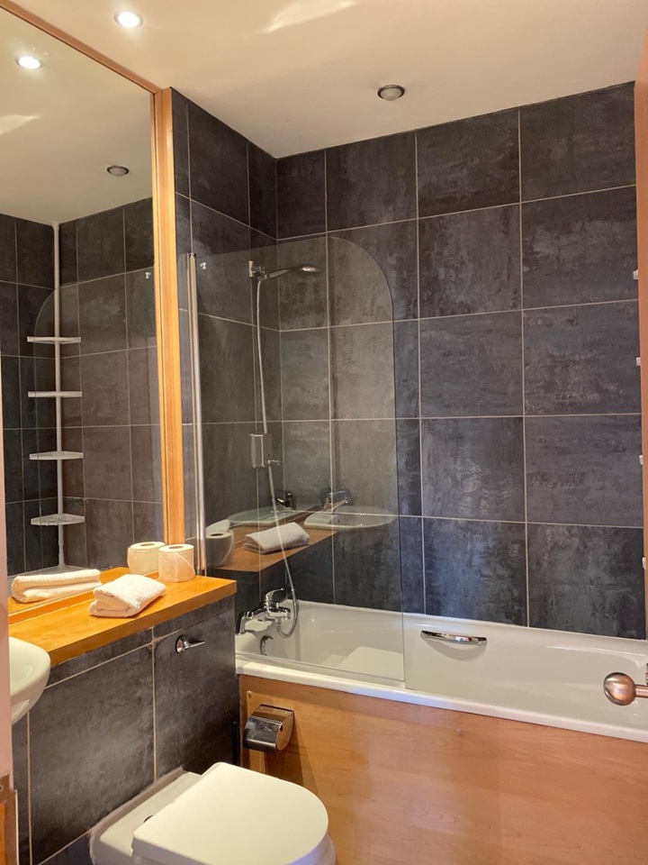 Additional image 4 of 3 Bed Flat, Beetham Plaza, L2, N1 7GU