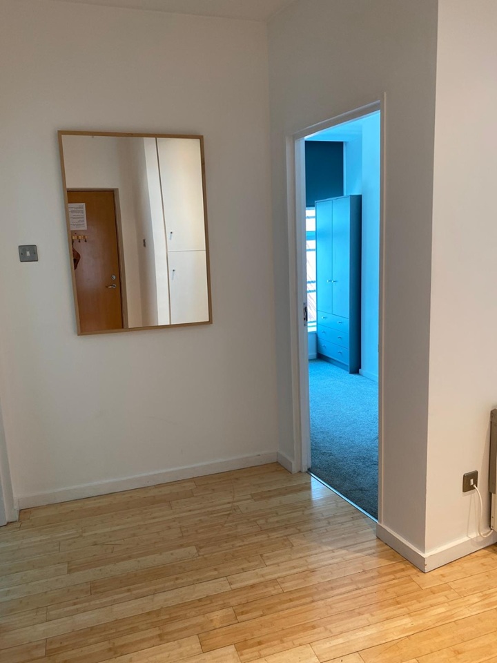 Additional image 6 of 3 Bed Flat, Beetham Plaza, L2, N1 7GU