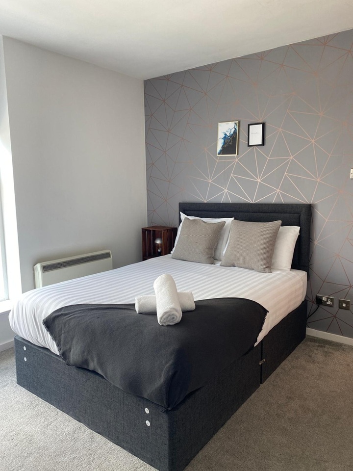 Additional image 2 of 3 Bed Flat, Beetham Plaza, L2, N1 7GU