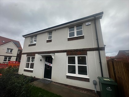 3 Bed Detached House, Meggitt Avenue, CV6