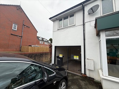 3 Bed Flat, Parkes Hall Road, DY1