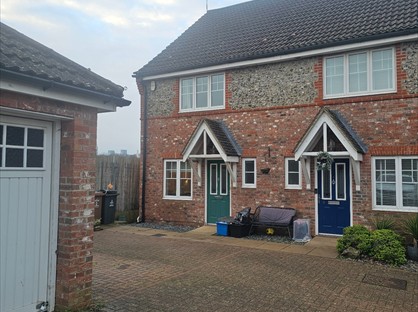 3 Bed Semi-Detached House, Knebworth Gate, SG2