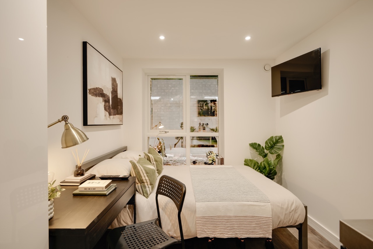 9 Bed Penthouse, Gloucester Road North, BS34, N1 7GU