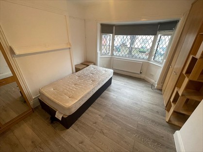 Room in a Shared House, Selborne Gardens, NW4