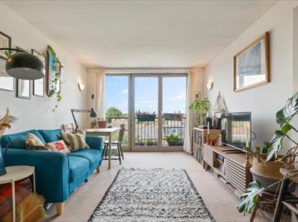 1 Bed Flat, Alva Court, E5