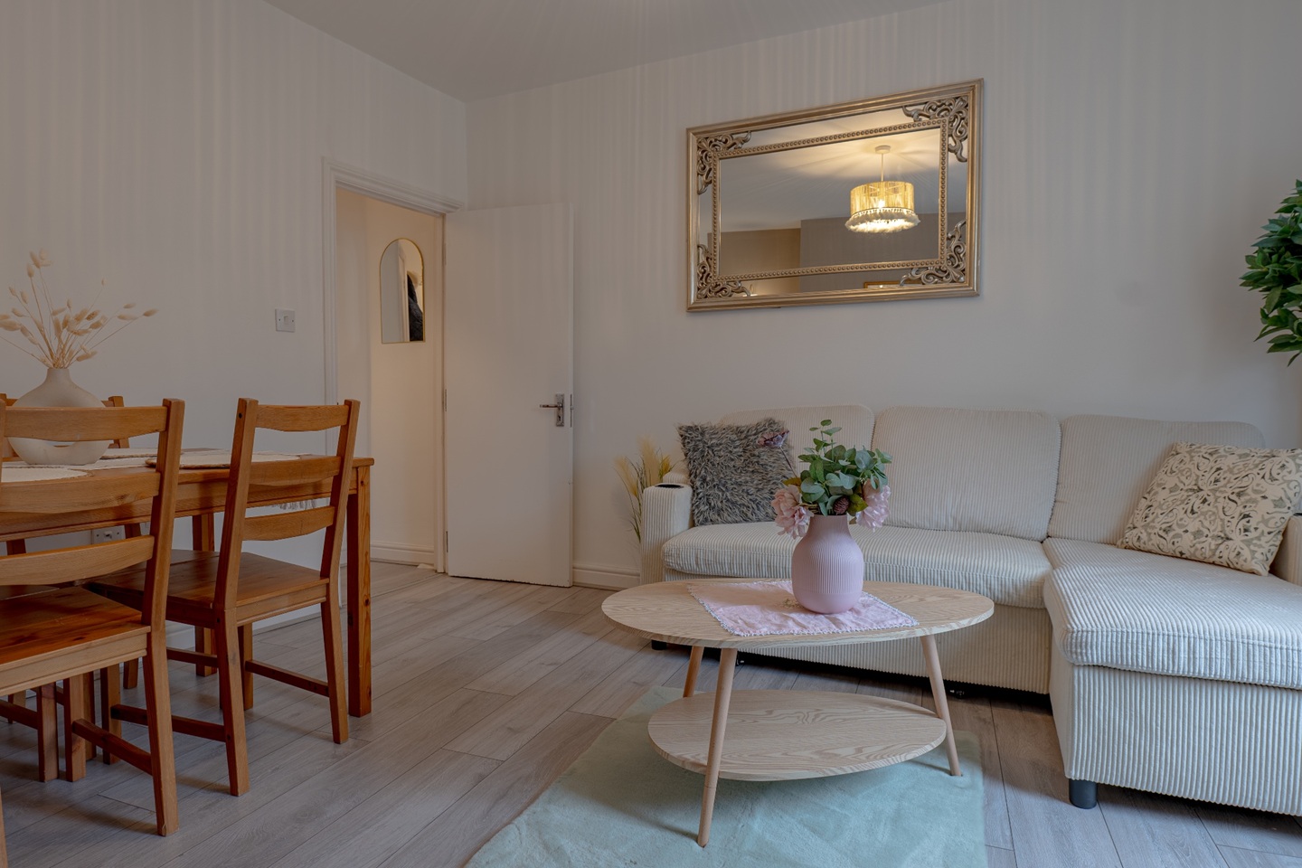 2 Bed Flat, Castle St, RG1, N1 7GU