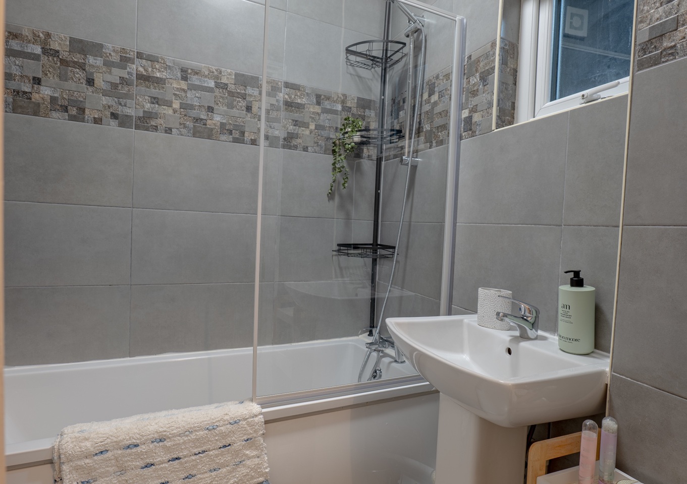 Additional image 7 of 2 Bed Flat, Castle St, RG1, N1 7GU