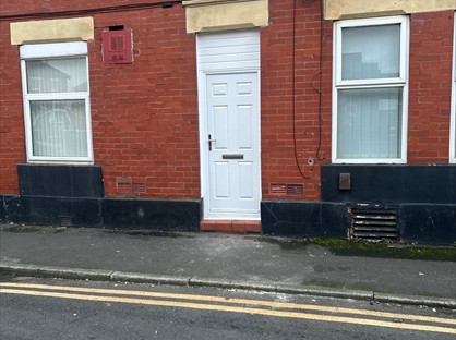 2 Bed Flat, Denton, M34