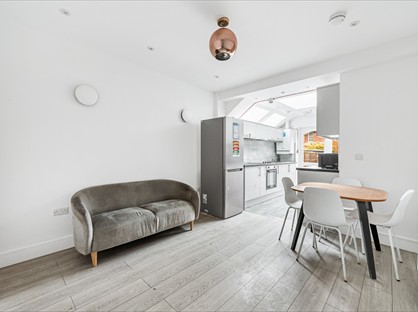 6 Bed Terraced House, Henchman St, W12