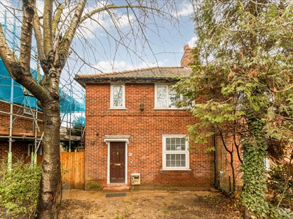 5 Bed Terraced House, Westway, W12