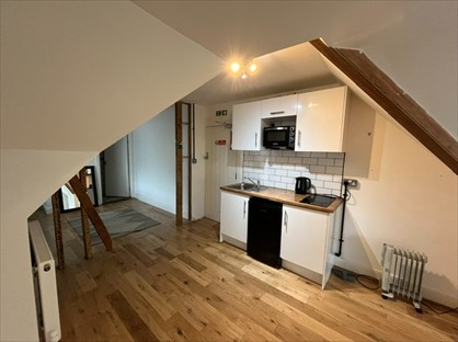 Studio Flat, St Johns Road, BH5