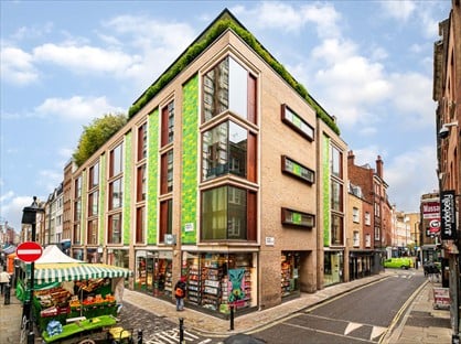 3 Bed Flat, Peter St, W1F