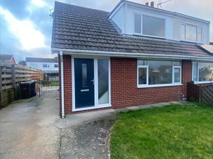 3 Bed Semi-Detached House, Troon Way, LL29