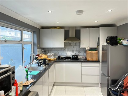 Room in a Shared House, Victoria Gardens, TW5