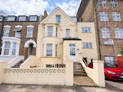 2 Bed Flat, Manbey Park Road, E15
