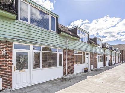 2 Bed Maisonette, Chenies Parade, HP7