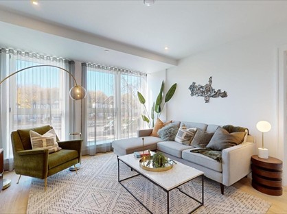2 Bed Flat, Coombe Hill House, SW20