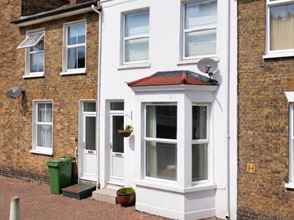 Studio Flat, Alma St, ME12