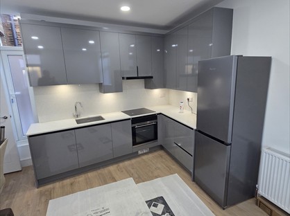 Room in a Shared Flat, St Johns Hill, SW11