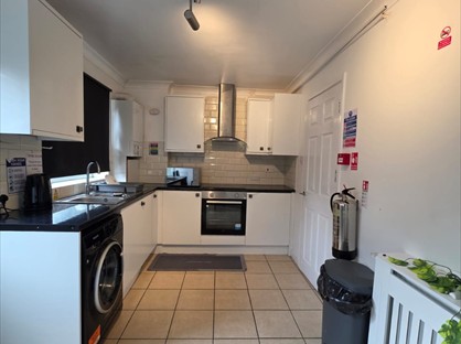 Room in a Shared House, Charlotte Gardens, RM5