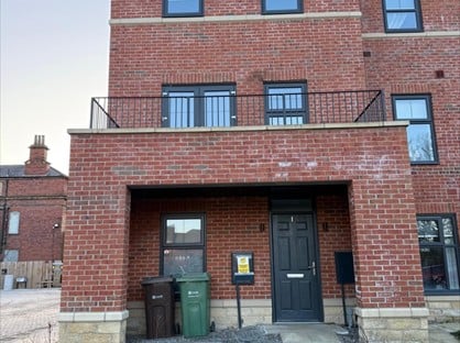 2 Bed End Terrace, Acacia Terrace, LS14