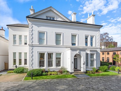 2 Bed Flat, Weston House, B15