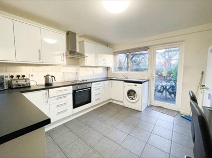 Room in a Shared House, St Clement Close, UB8