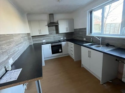 3 Bed Semi-Detached House, Chadwick Road, DN8