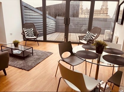 2 Bed Flat, Mann Island, L3