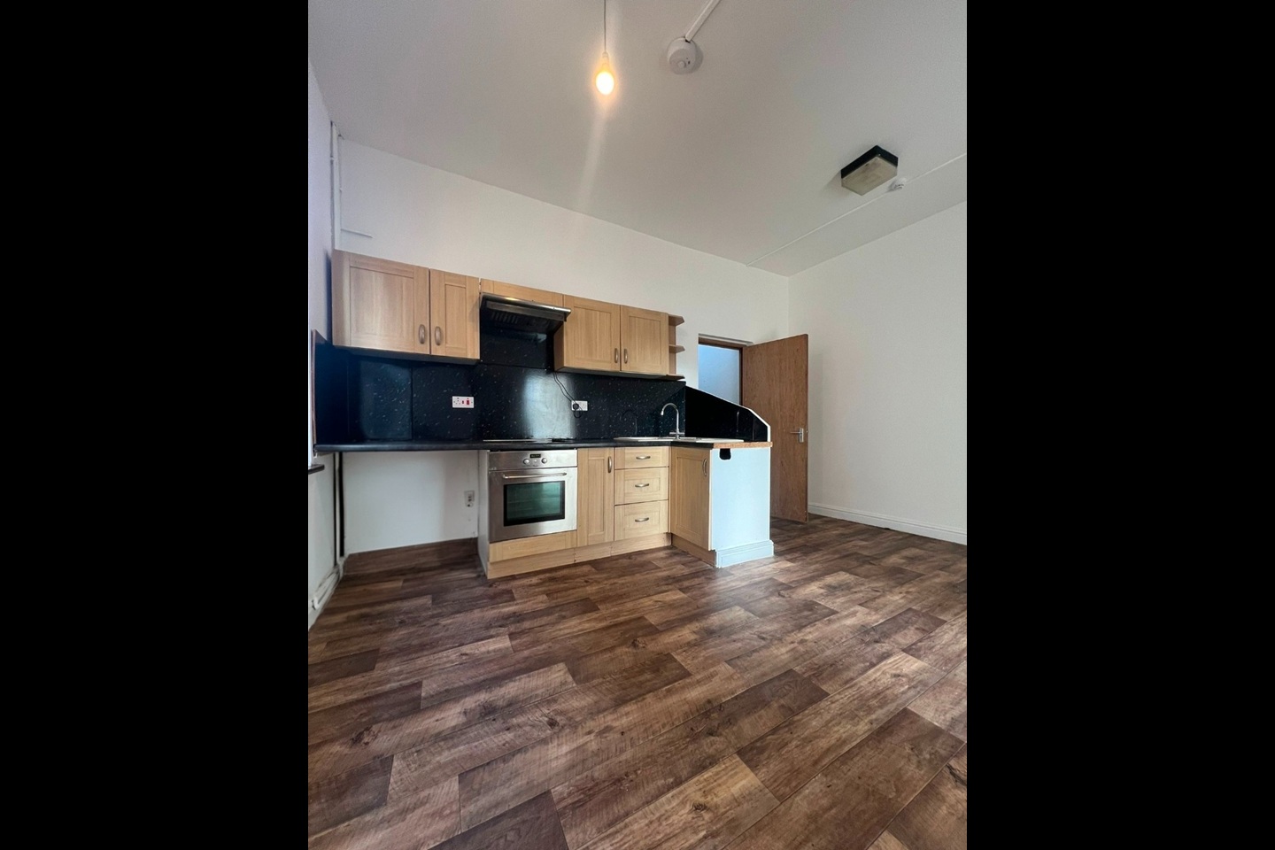 Additional image 3 of 1 Bed Flat, Humberstone Road, LE5, N1 7GU