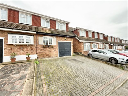 4 Bed Terraced House, Tryfan Close, IG4